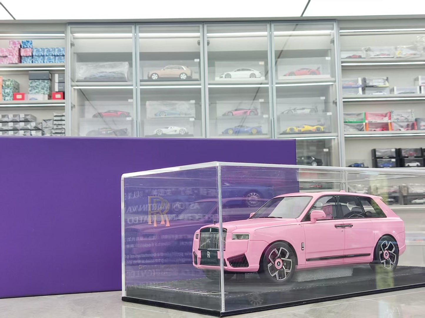 HH Model 1/18 Rolls-Royce Cullinan BB Light Pink HH542