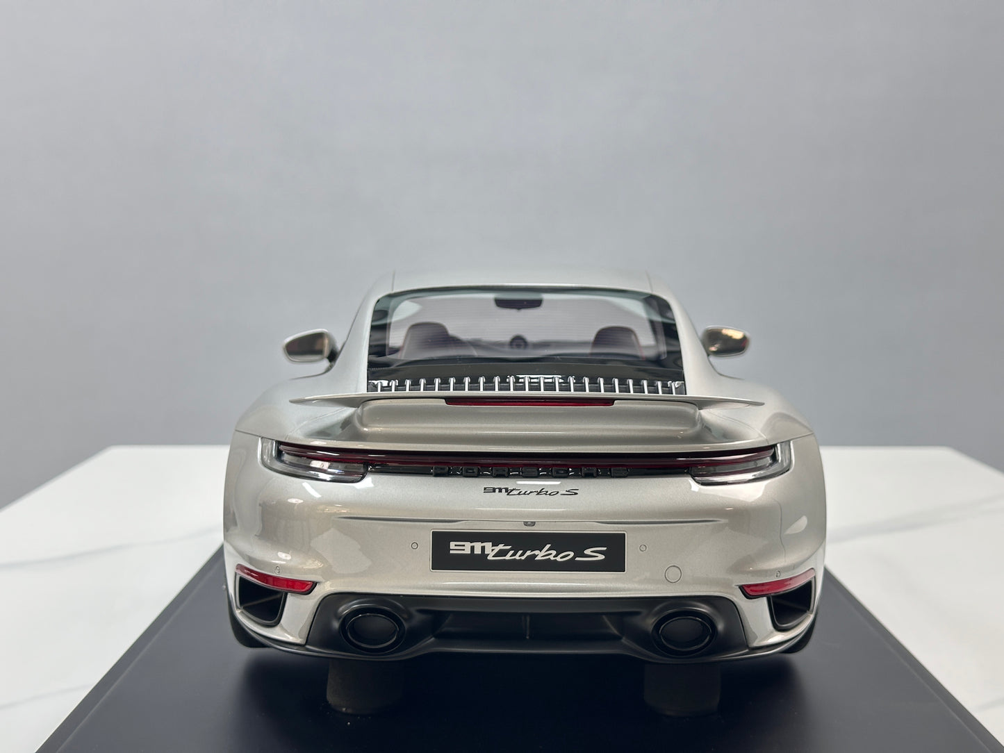GT Spirit 1/8 Porsche 911 [992.1] TURBO S Silver GTS801801