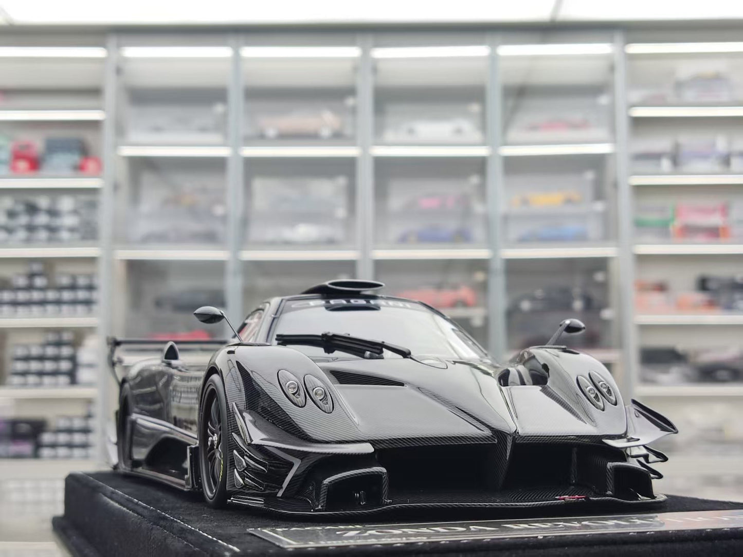 HH Model 1/18 Pagani Zonda R & Evolution Specials Black Carbon HH456