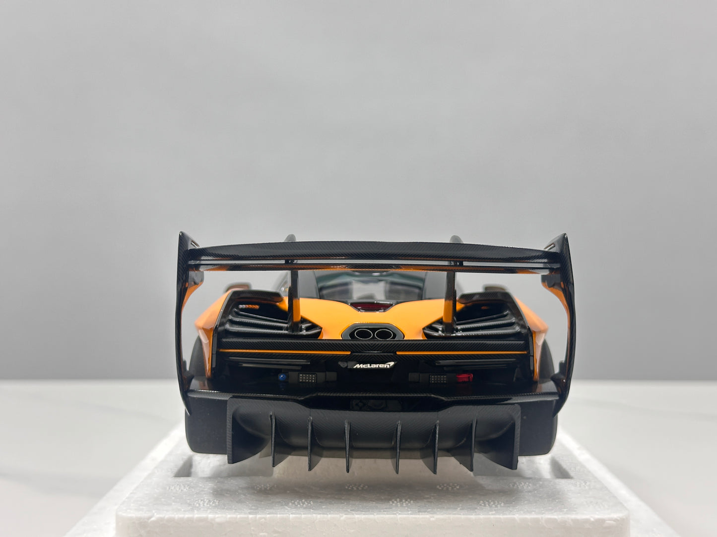 AUTO Art 1/18 McLaren SENNA GTR Orange 81956