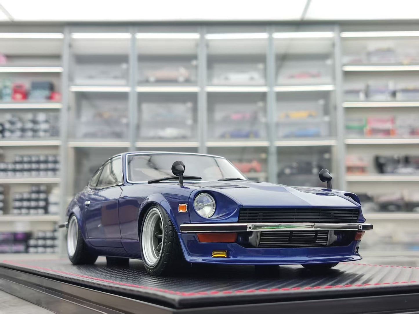 Ignition Model 1/18 Nissan Fairlady Z (S30) Coastal Blue IG3591