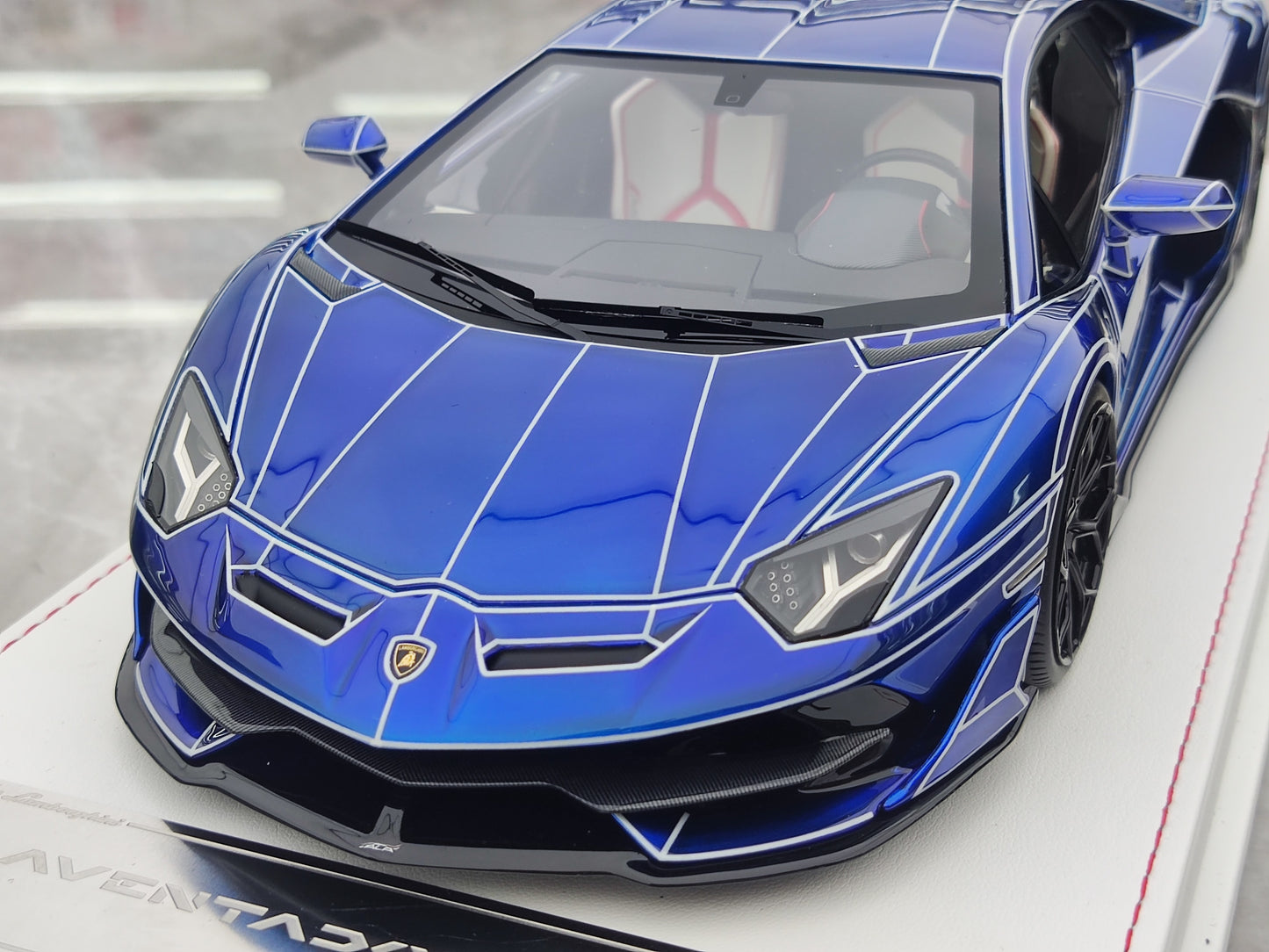 CE 1/18 Lamborghini SVJ Fluorescent Resin Car Model JS-CE004