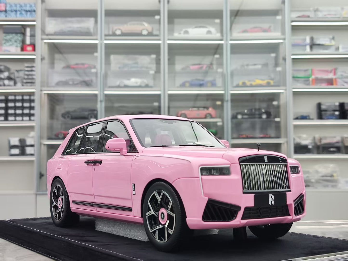 HH Model 1/18 Rolls-Royce Cullinan BB Light Pink HH542