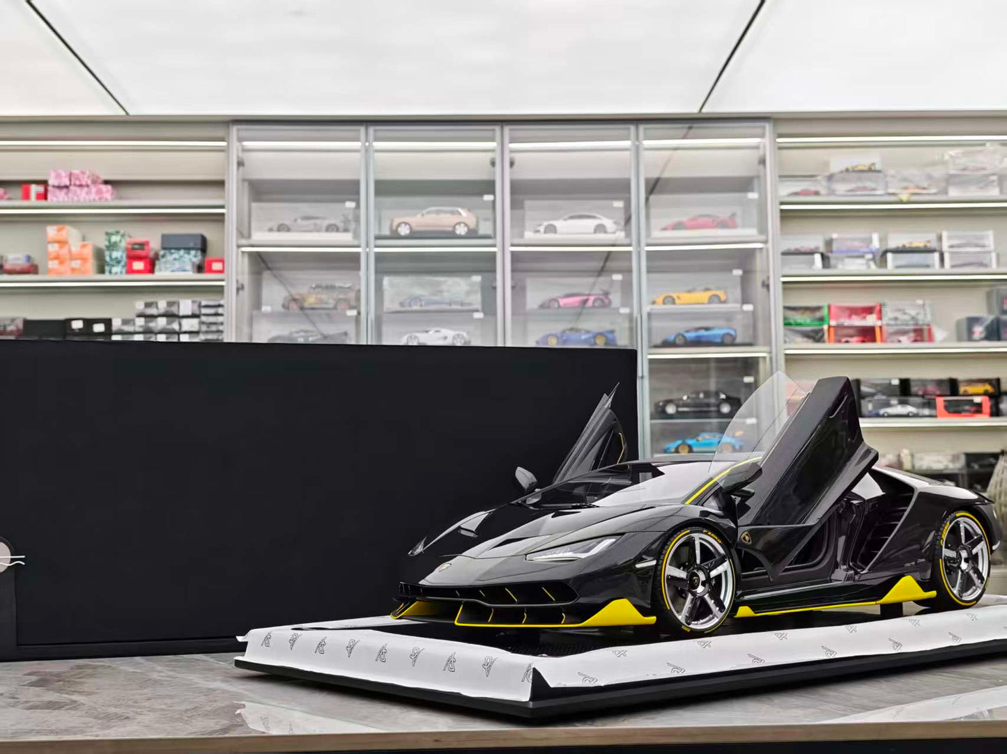 Amalgam 1/8 Lamborghini Centennial Bull M5947