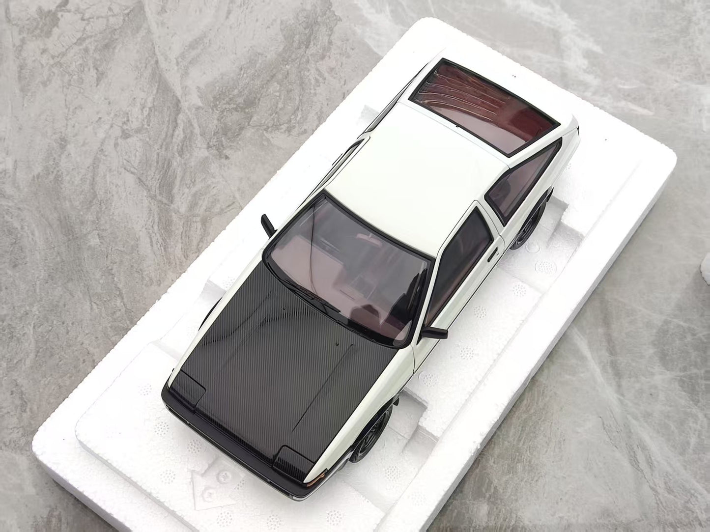 AUTO Art 1/18 Toyota SPRINTER TRUENO (AE86) Initial D Project D Final Version Black and White 78787