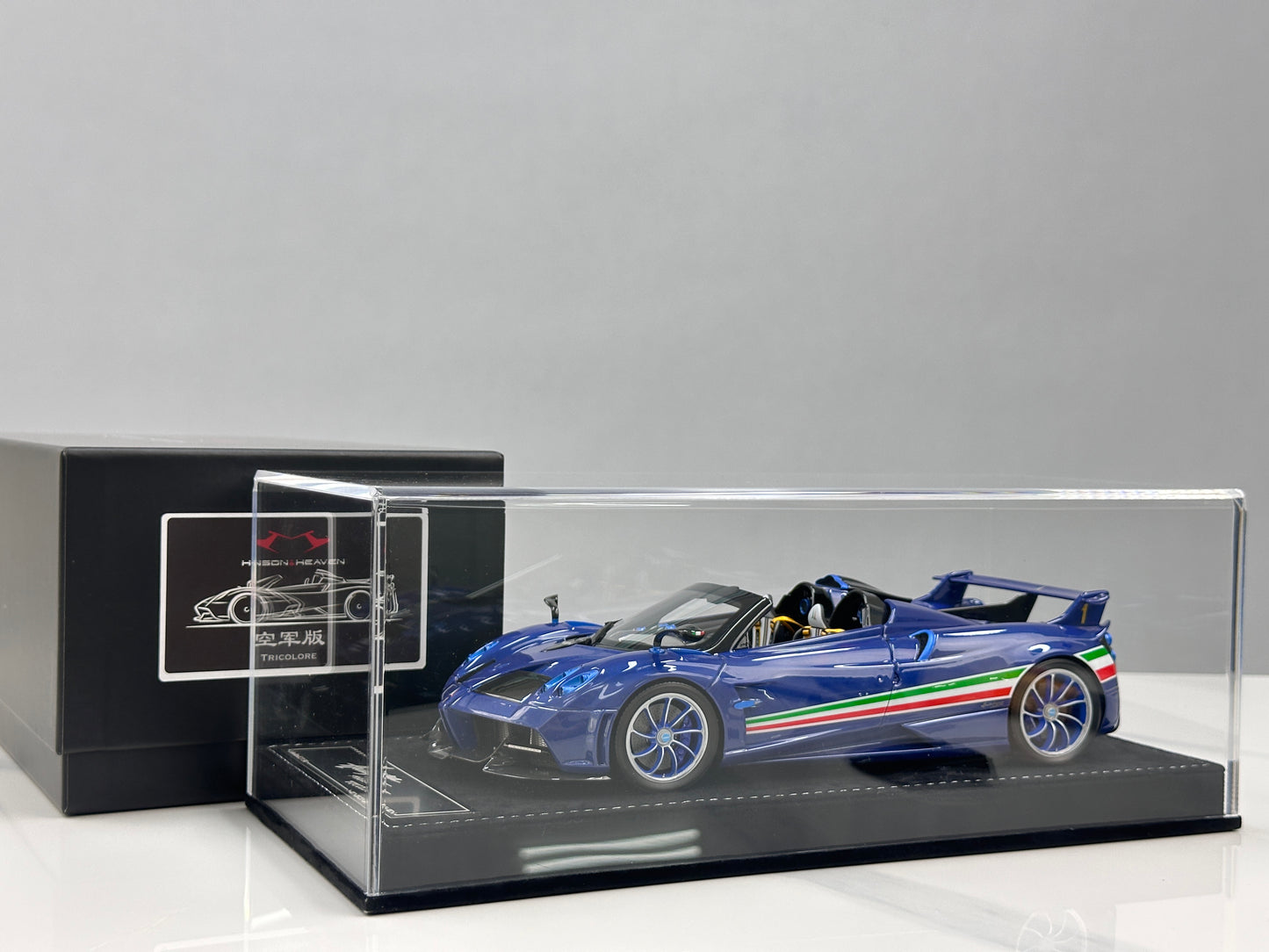 HH Model 1/18 Pagani Huayra Air Force Edition HH664
