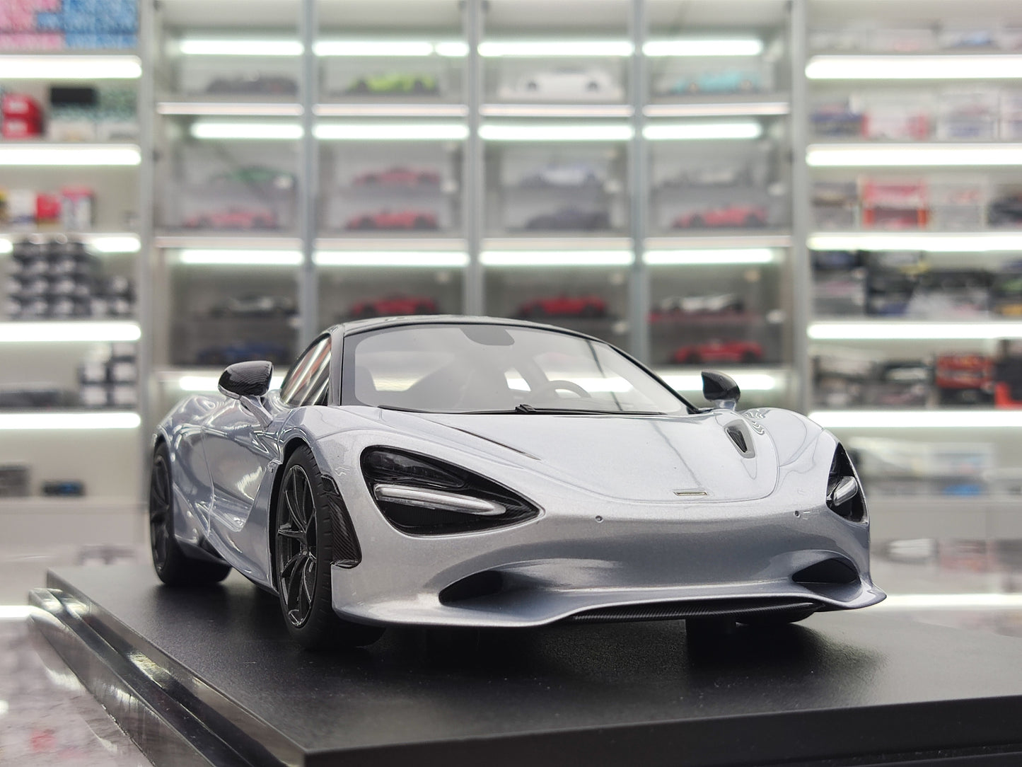 TOPSPEED 1/18 McLaren 750S Silver Car Model TS0546