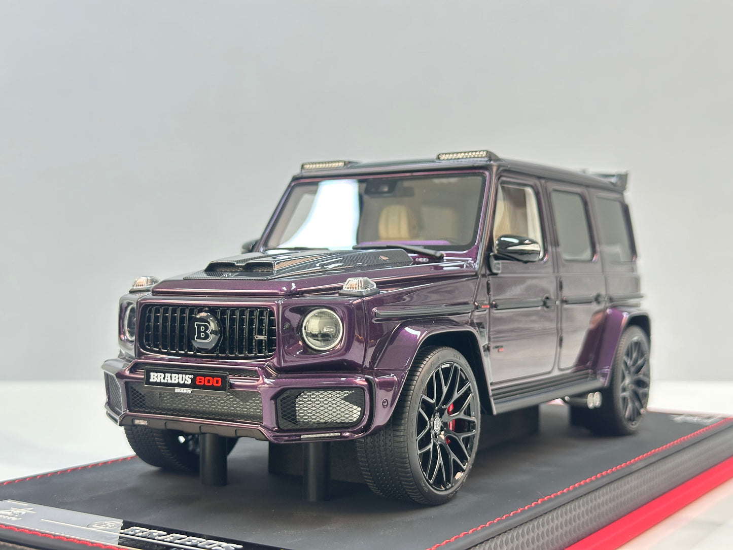BBA MODEL 1/18 Brabus G800 Metallic Purple BBA081