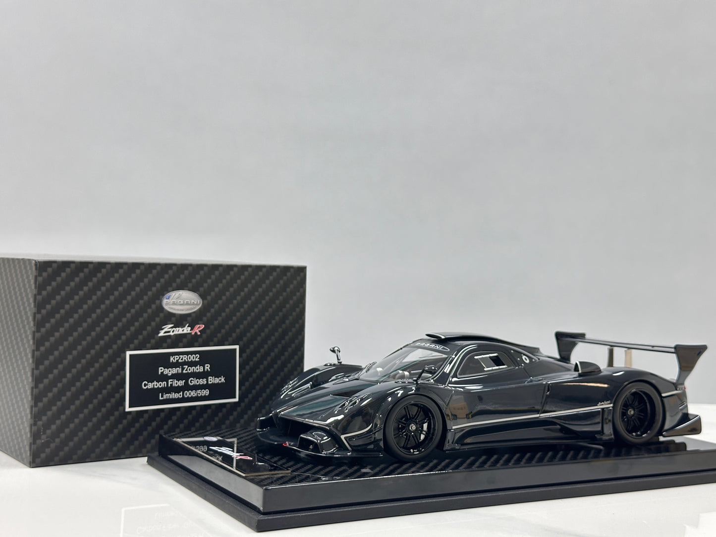 KASH MODEL 1/18 Pagani Zonda R Gloss Carbon Black KPZR002