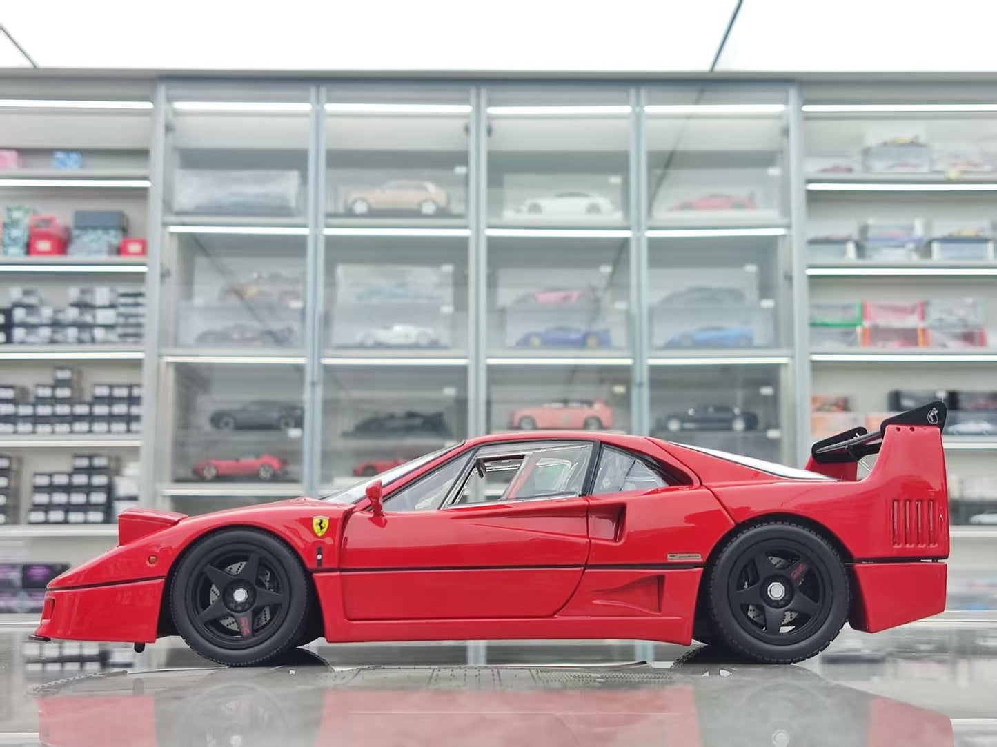 Kyosho 1/18 Ferrari F40, Red, Alloy, Fully Open 08416RLM