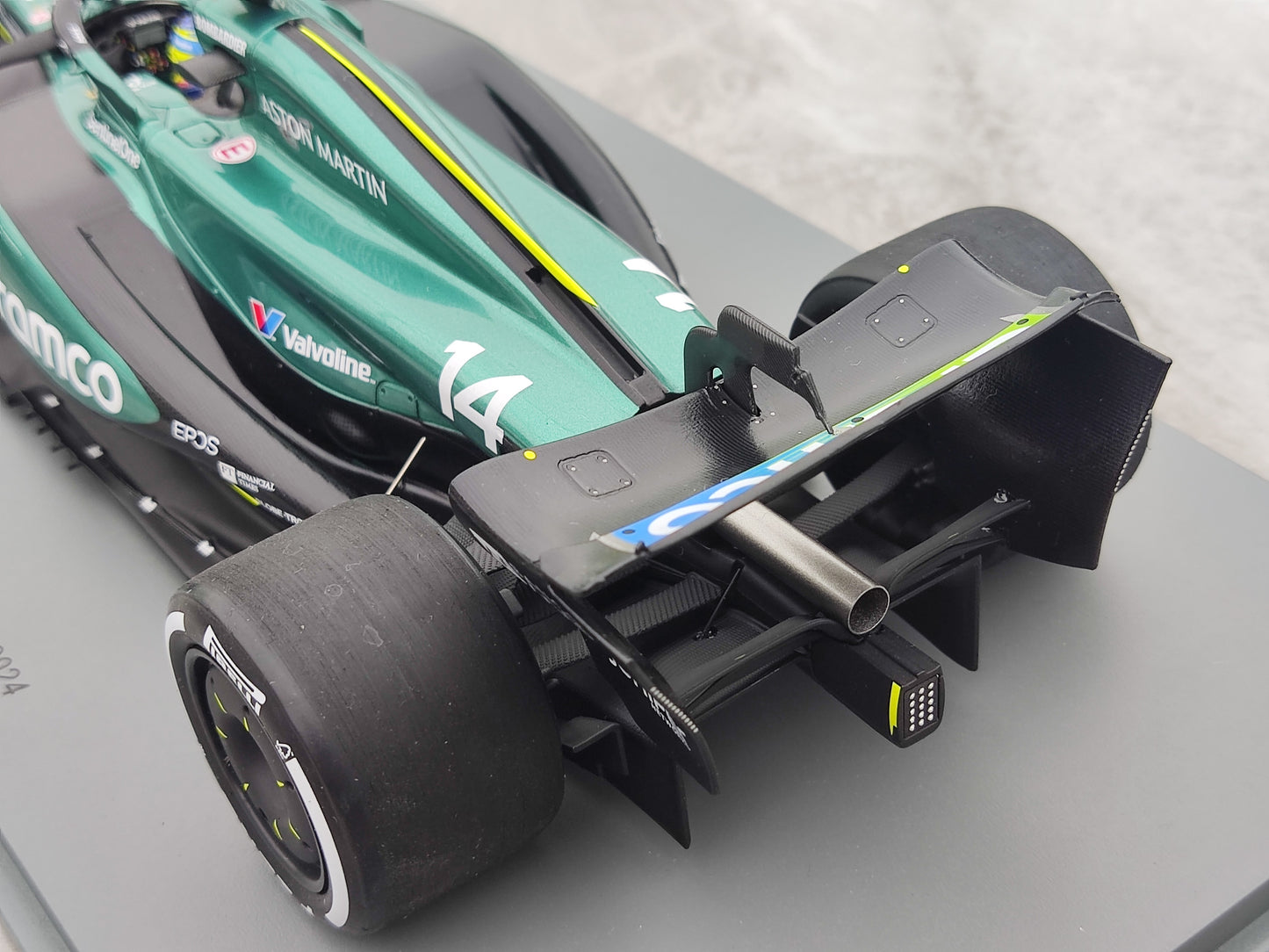 SPARK 1/18 Aston Martin F1 AMR24 2024 race to be determined No. 14 Asolong Green paint Simulation F1 model car 18S992