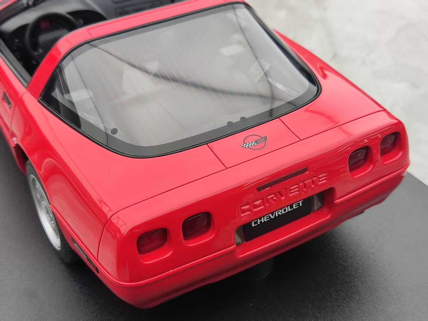 GT Spirit 1/18 Chevrolet Corvette C4 Torch, Red GT537