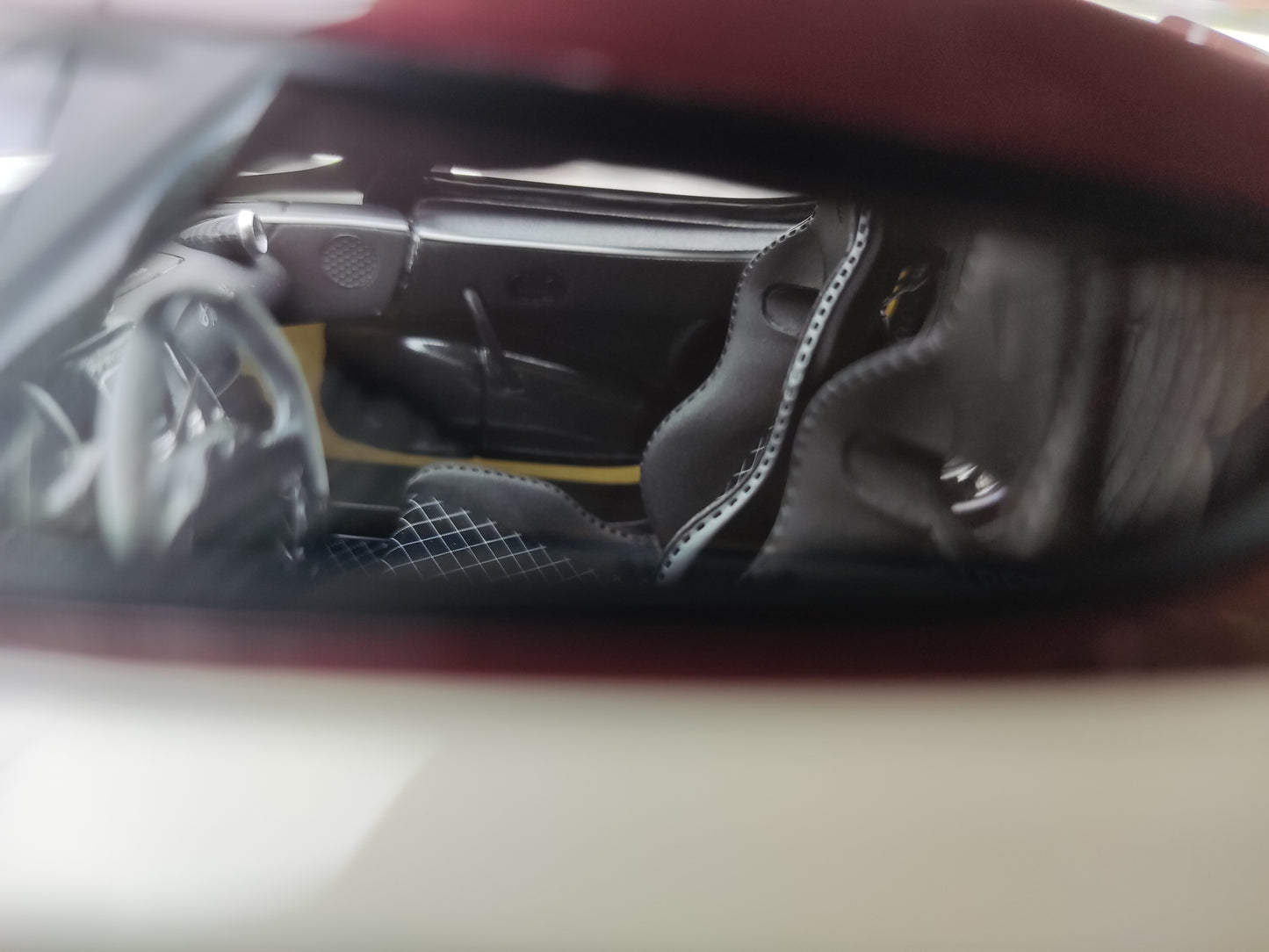 FRONTIART 1/18 Koenigsegg AGERA RS White Red Line FA042