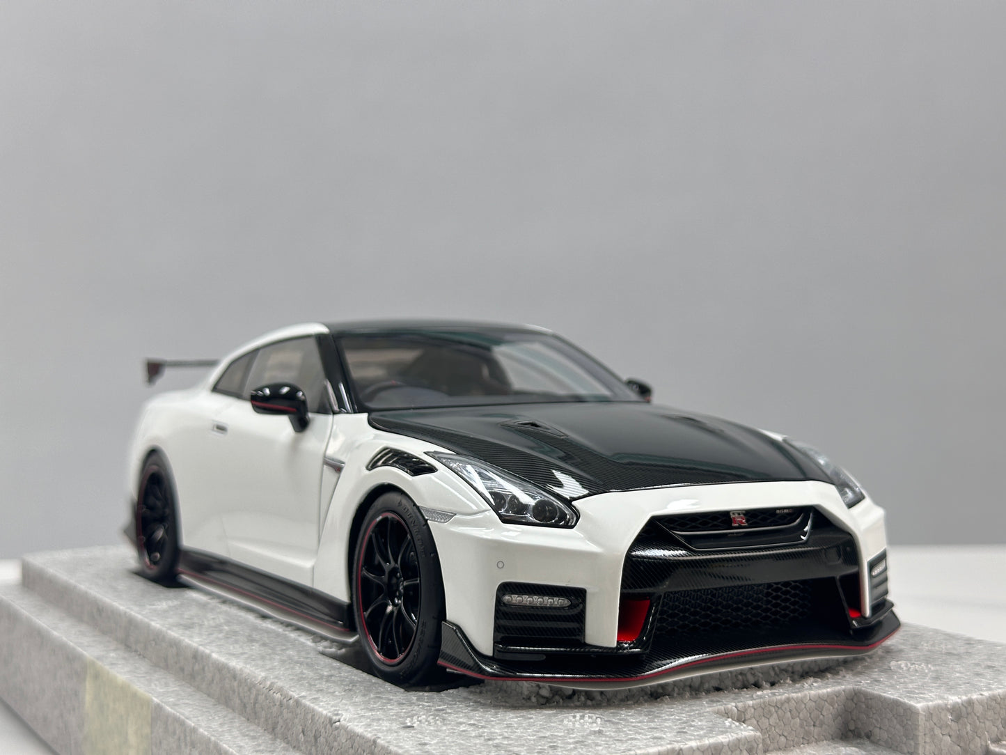 MOTORHELIX 1/18 Nissan GT-R NISMO (R35) Special Edition 2022 Brilliant Pearl White MH378