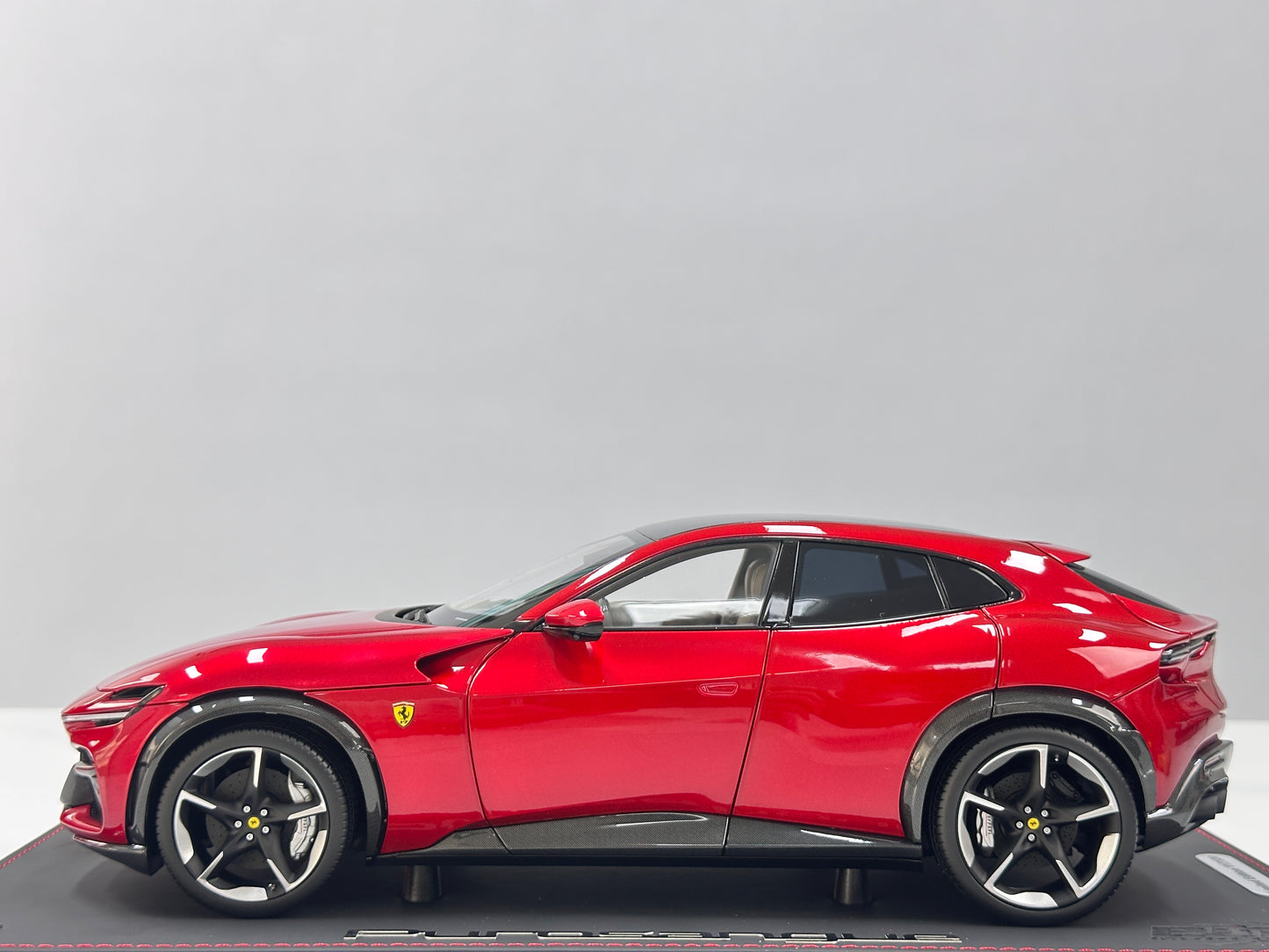BBR 1/18 Ferrari Purosangue – Rosso Magma Metallic (Leather Base) – HE180052BDIE