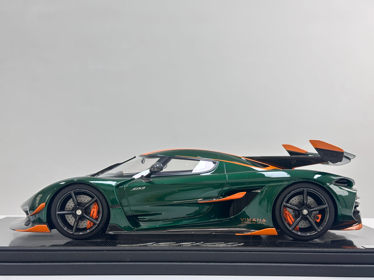 FRONTIART 1/12 Koenigsegg Jesko Carbon Emerald Green (FA190)