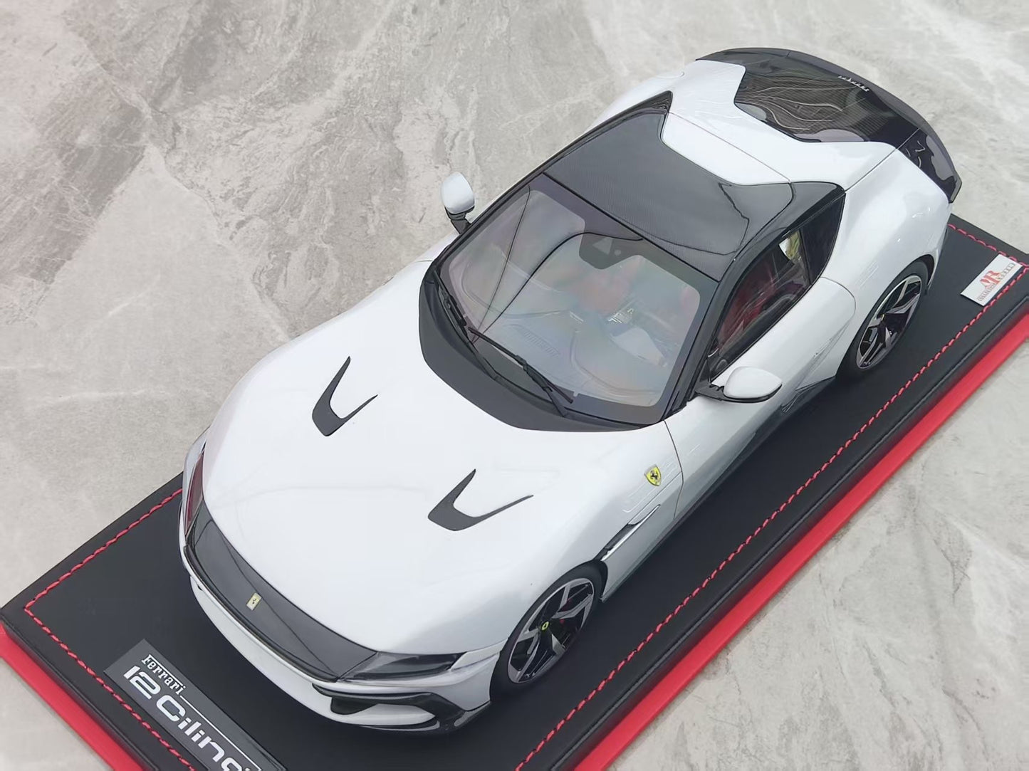 MR 1/18 Ferrari 12 Cilindri Arctic White FE043B