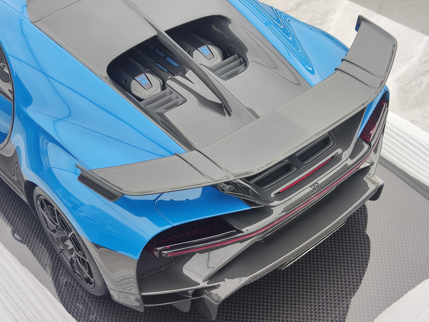 MR 1/8 Bugatti Chiron Pur Sport Dynamic Blue Simulated Car Model MR194