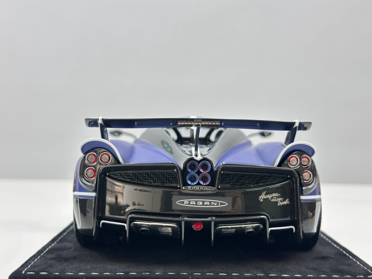 HH Model 1/18 Pagani Huayra Matte Blue & Carbon Black HH663