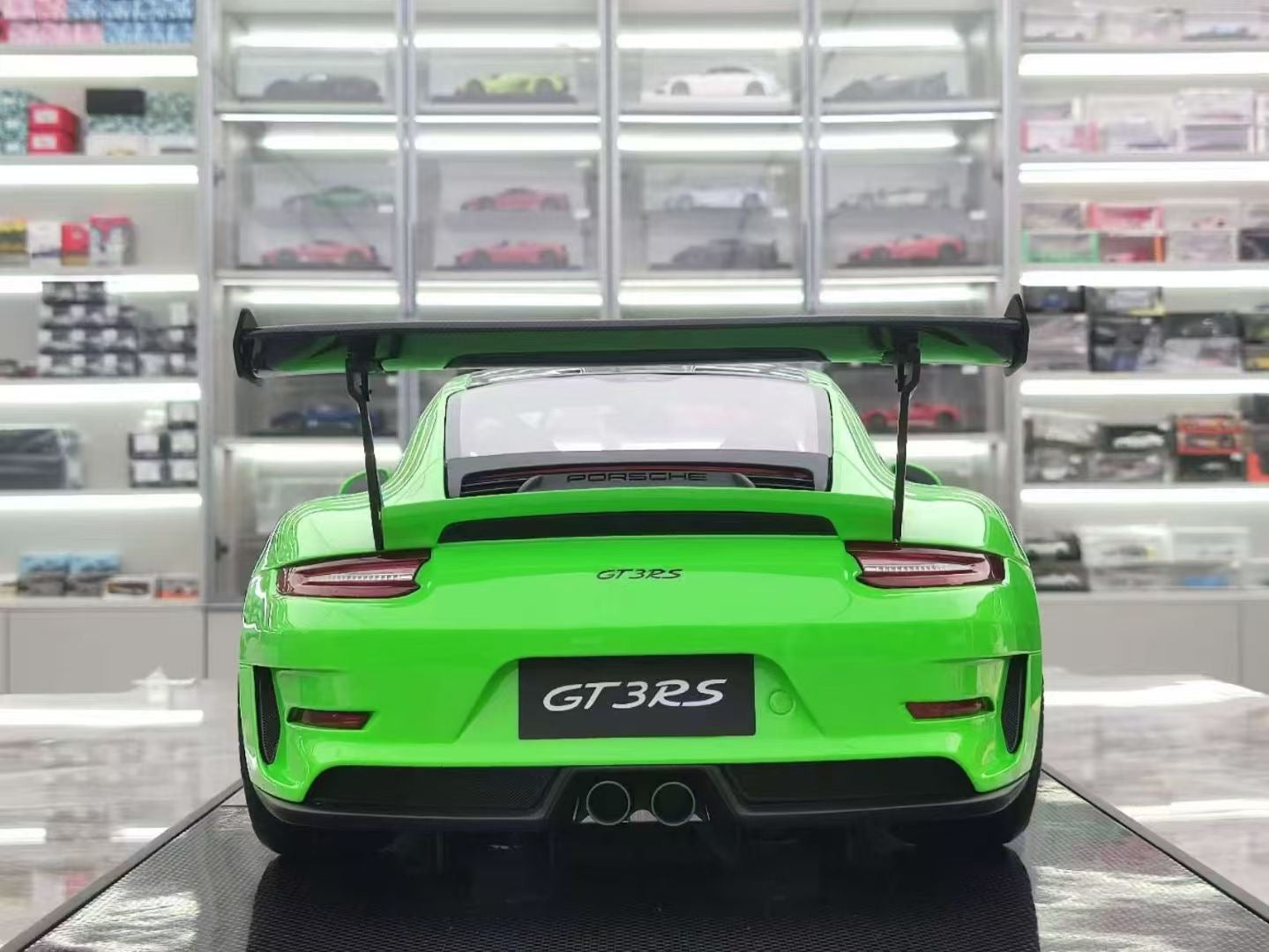 DM 1/8 Porsche 911 GT3RS Green Simulated Car Model PG011P