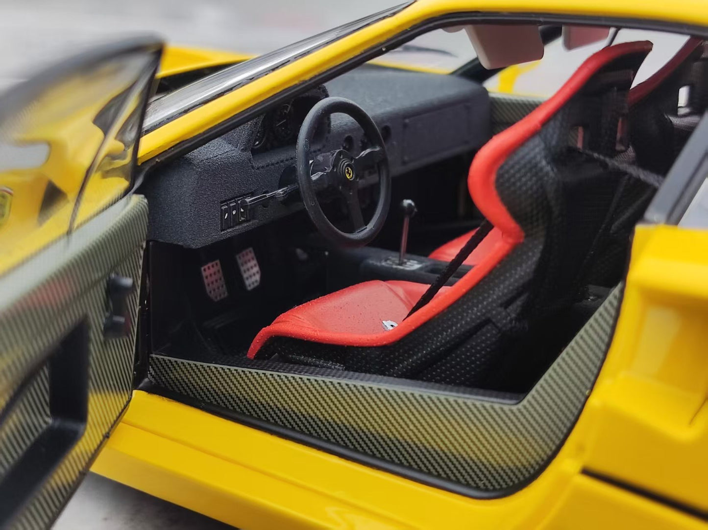 Kyosho 1/18 Ferrari F40 Yellow Alloy Fully Open 08416Y