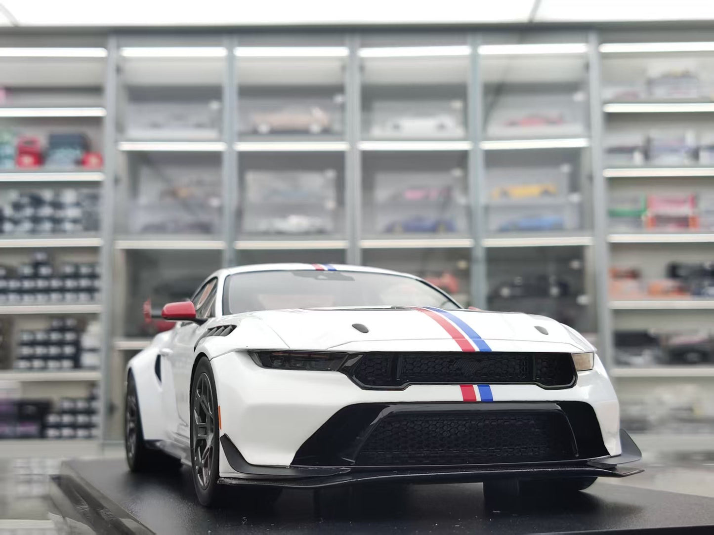 Topspeed 1/18 Ford Mustang GTD Spirit of America White TS0675