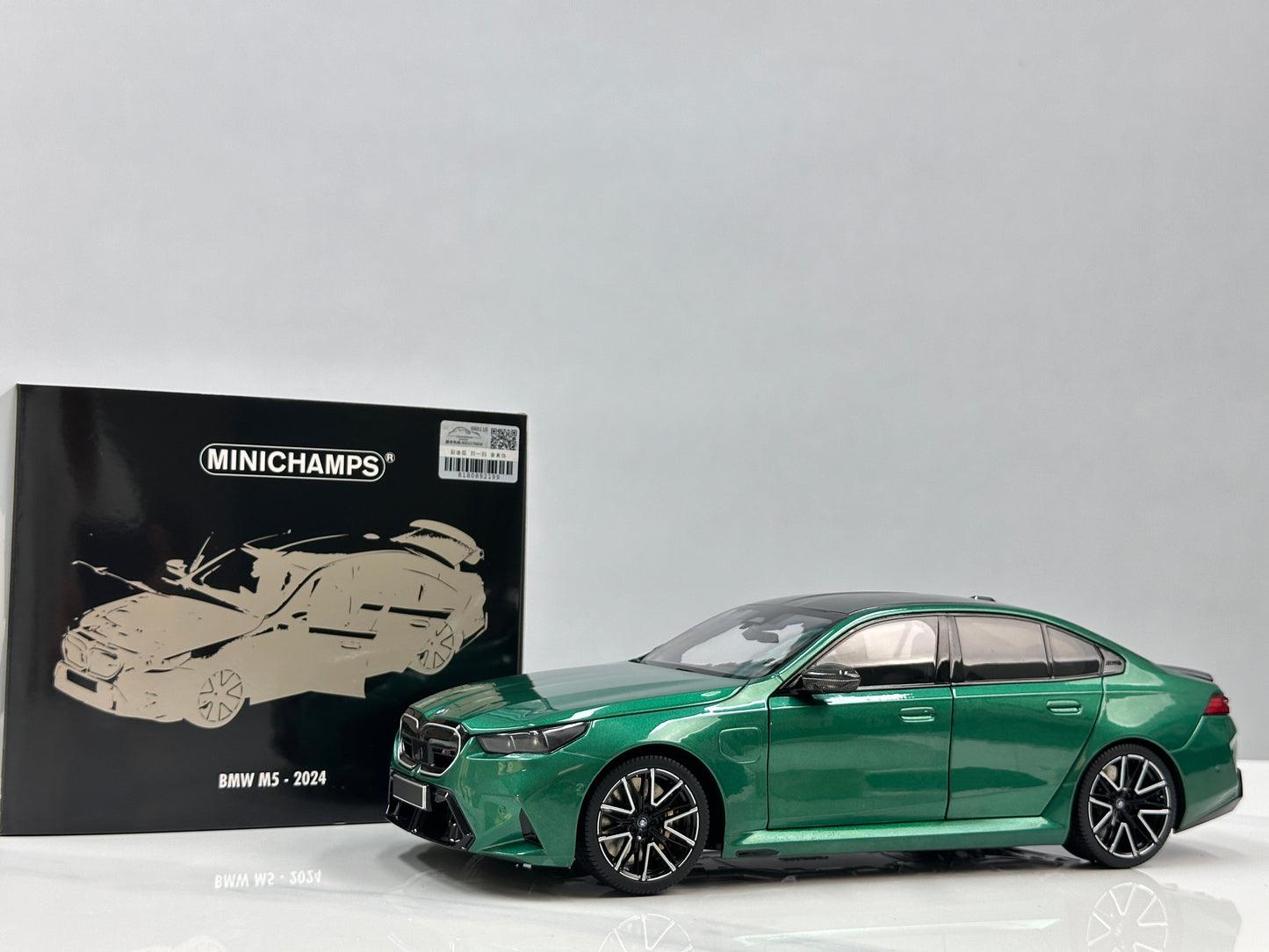 MINICHAMPS 1/18 BMW M5 (2024) Metallic Green 110023800