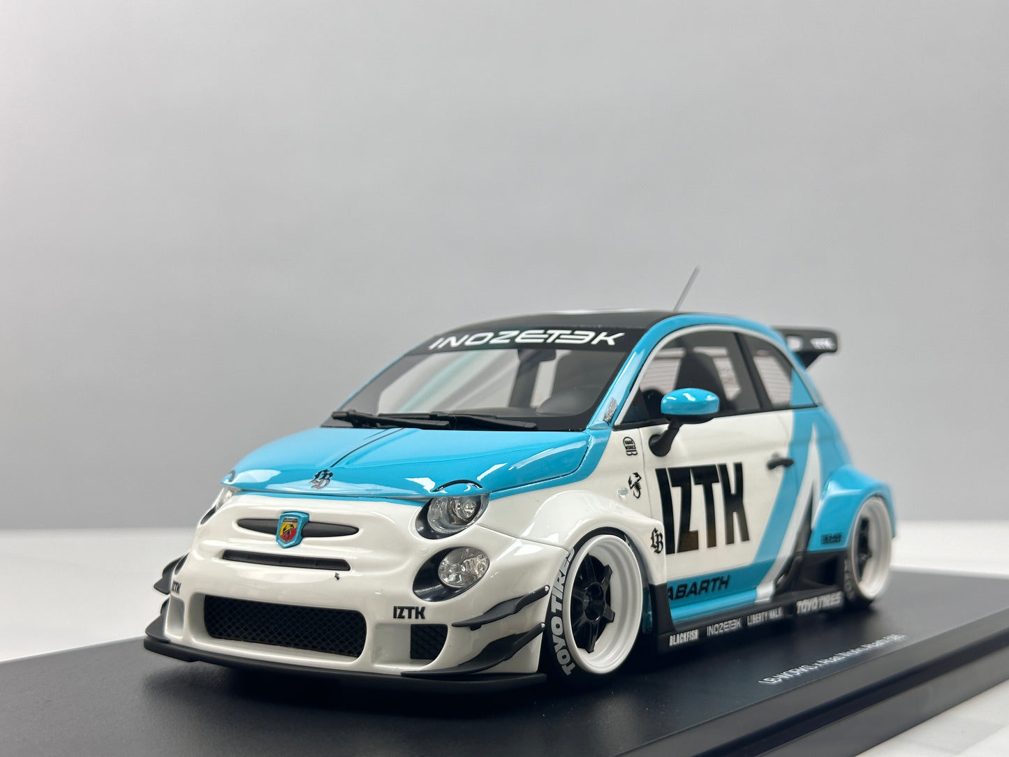 Topspeed 1/18 LB-WORKS x Abarth Works IZTK Abarth 95 – Blue & White Livery (TS0623)