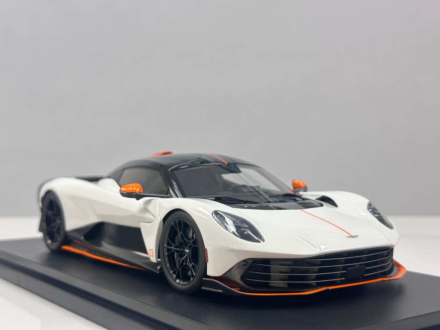 Topspeed 1/18 Aston Martin Valhalla Lunar White TS0711