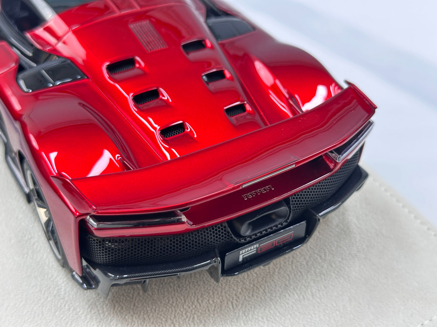 HERMES COLLECTION 1/18 Ferrari F80 – Metallic Red (HC019)