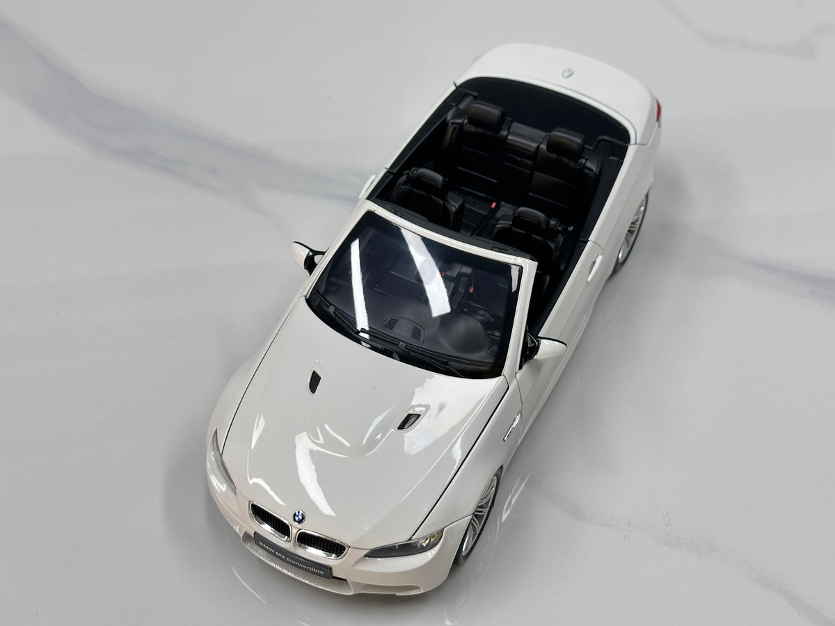 KYOSHO 1/18 BMW M3 Convertible (E93M) – White (08738AW)