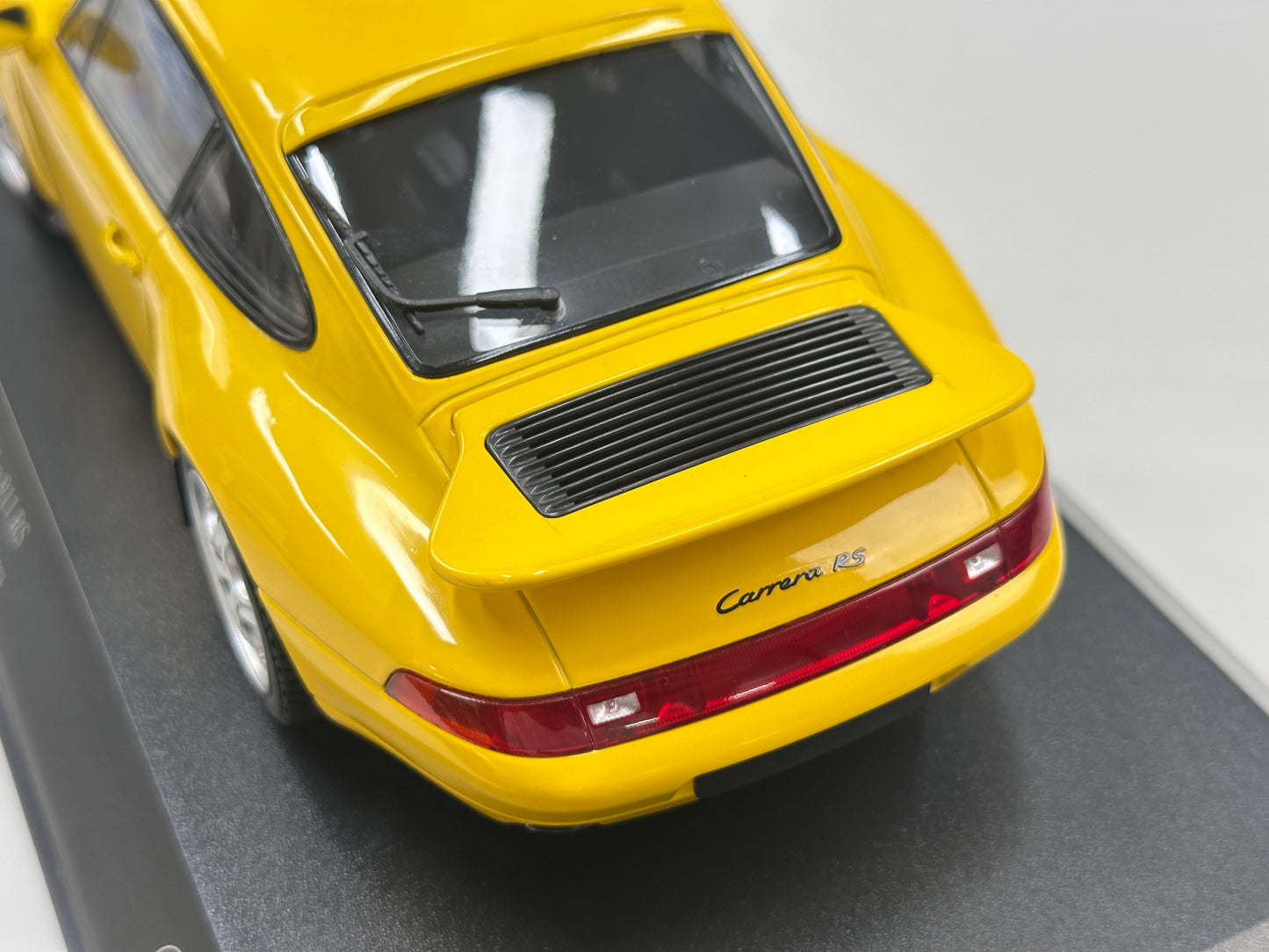 MINICHAMPS 1/18 Porsche 911 RS (993) - 1994 Yellow (155061120)