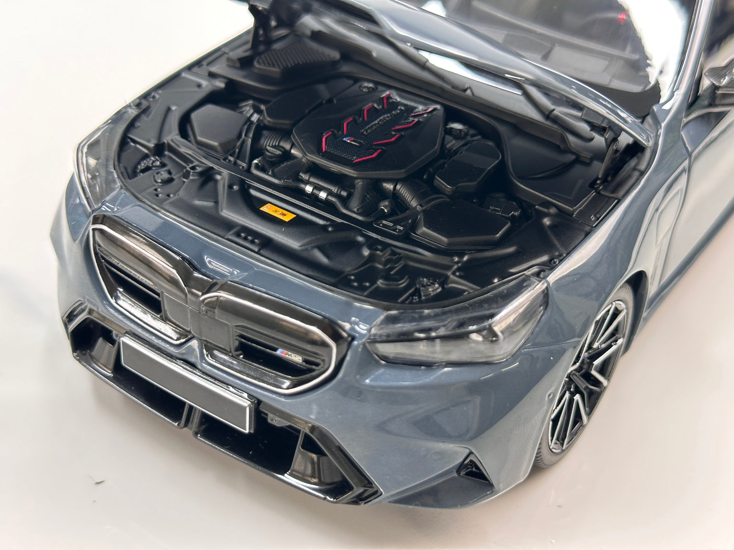 MINICHAMPS 1/18 BMW M5 Touring (2024) – Metallic Grey (110023901)