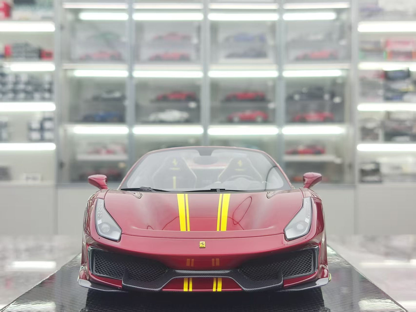 Dino Model 1/18 Ferrari 488 Pista Spider, carbon fiber chassis, customized, custom color, resin car model, FPC999B