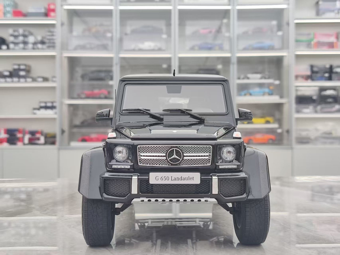 Almost Real 1/18 Mercedes-Maybach G650 Landaulet Metallic Black 820212