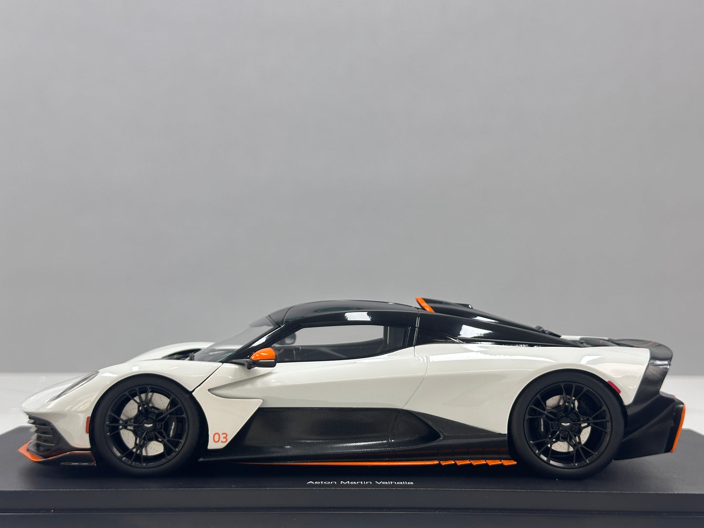 Topspeed 1/18 Aston Martin Valhalla Lunar White TS0711