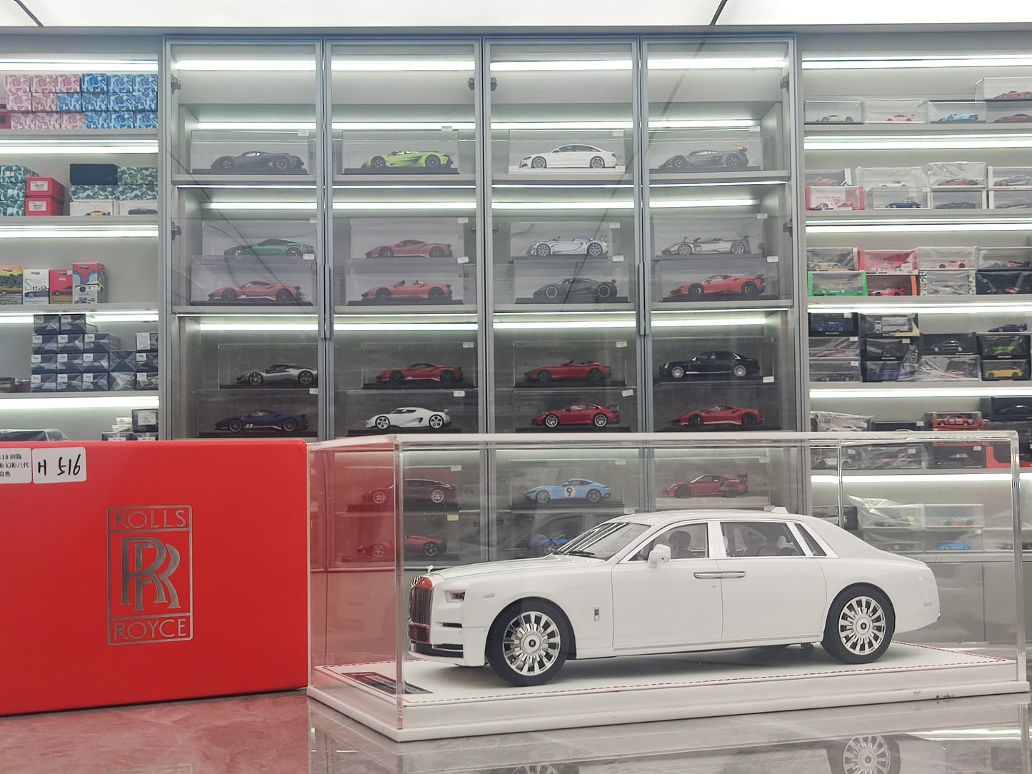 SC 1/18 Rolls-Royce Phantom VIII White Simulated Car Model JS-SC002