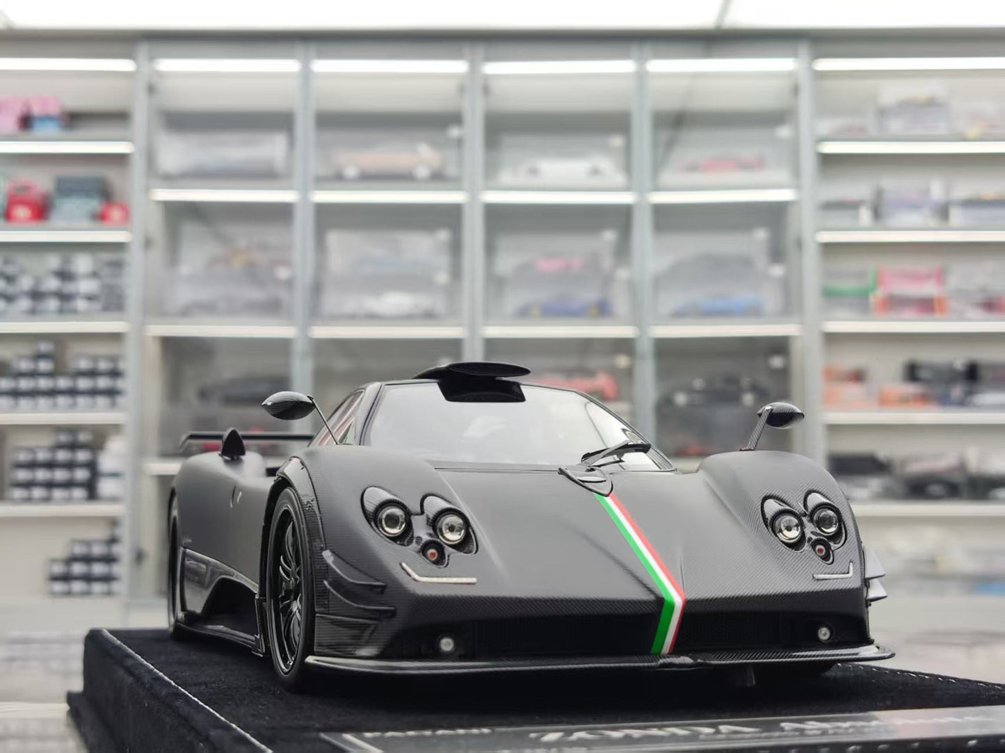 HH Model 1/18 Pagani Zonda Specials Absolute HH556