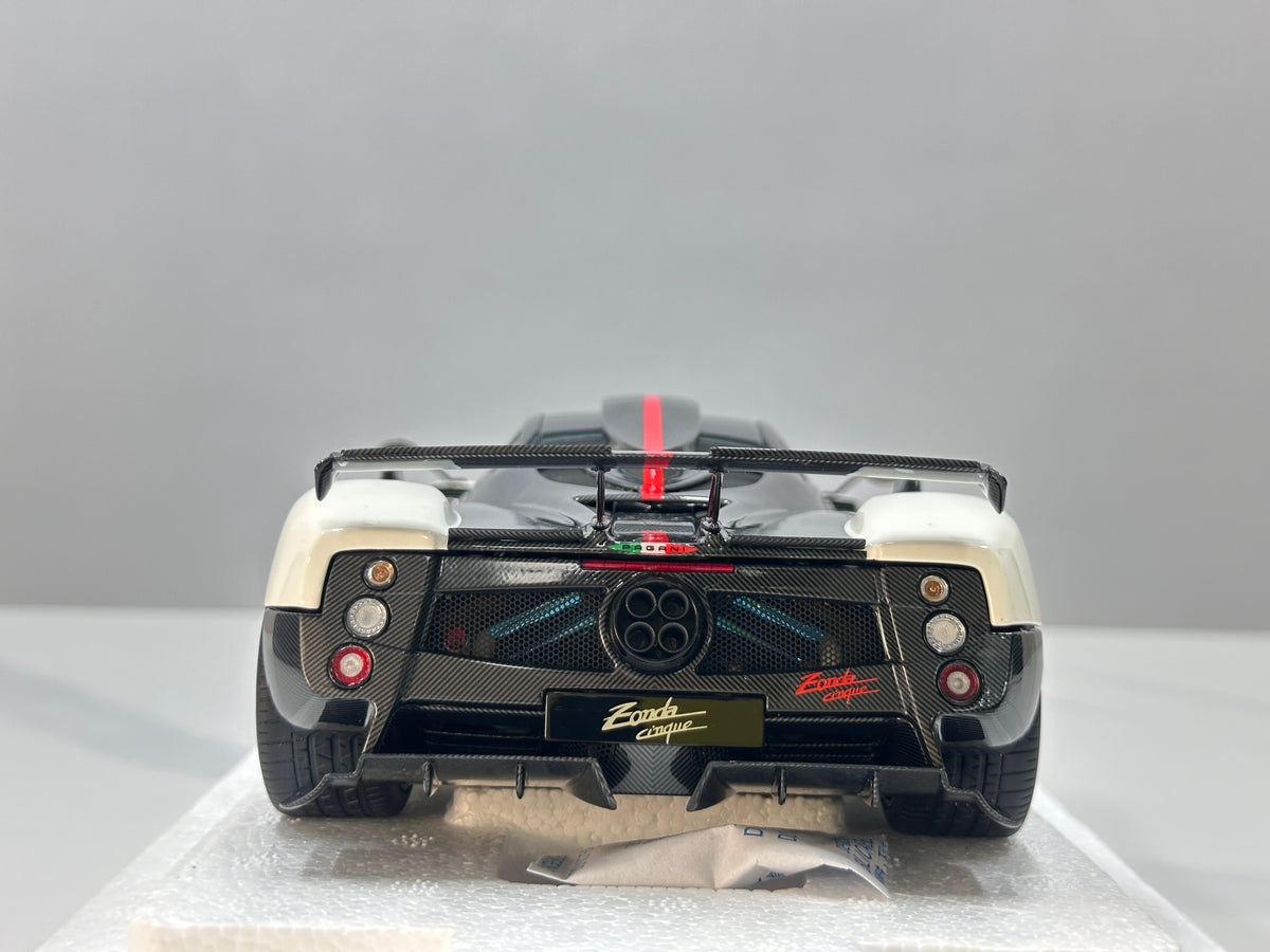 Almost Real 1/18 Pagani Zonda Cinque Coupe - 2009 White 850601101