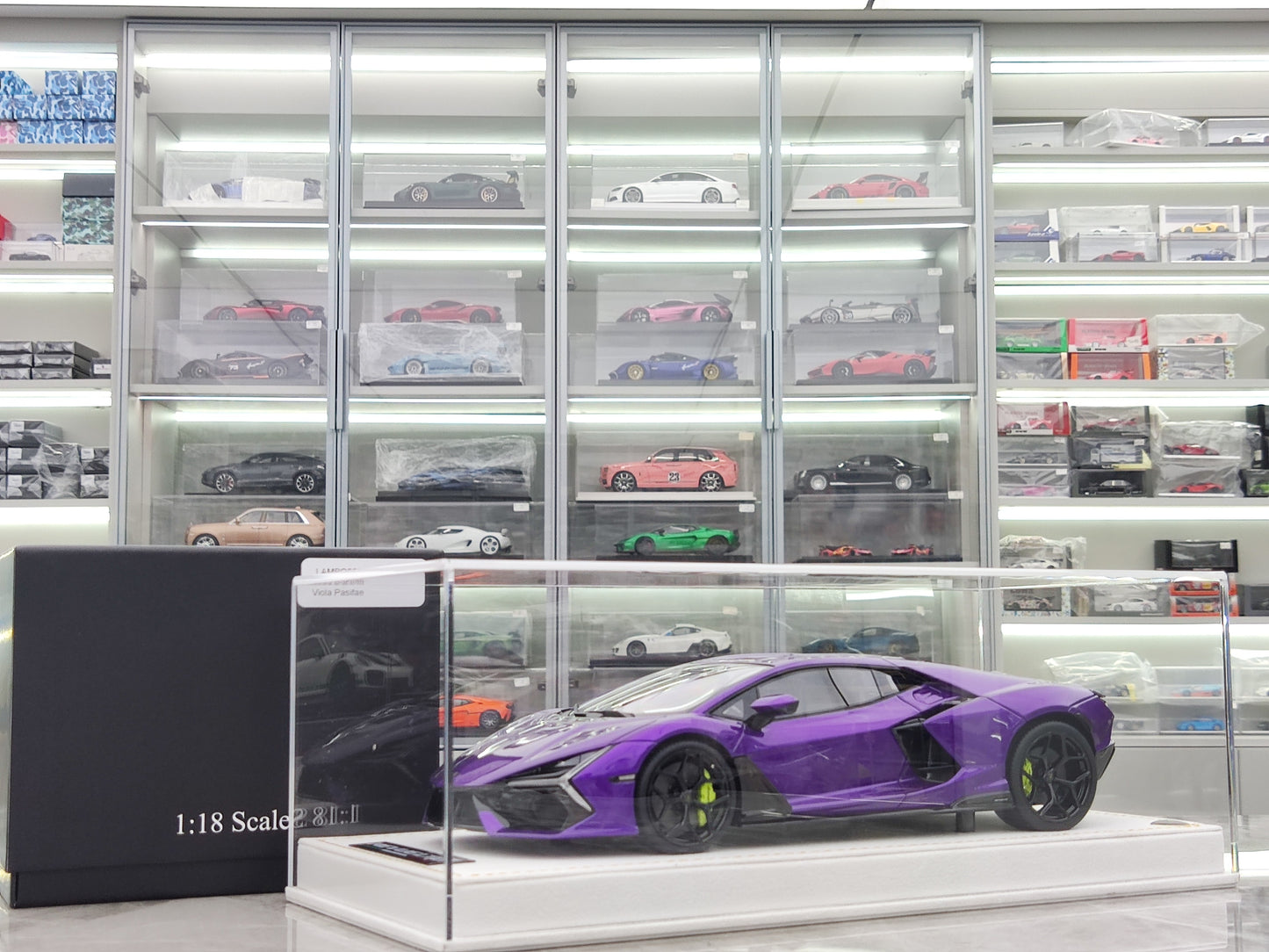 MR 1/18 Lamborghini Revuelto New Generation Hardtop Purple LAMBO058BN1