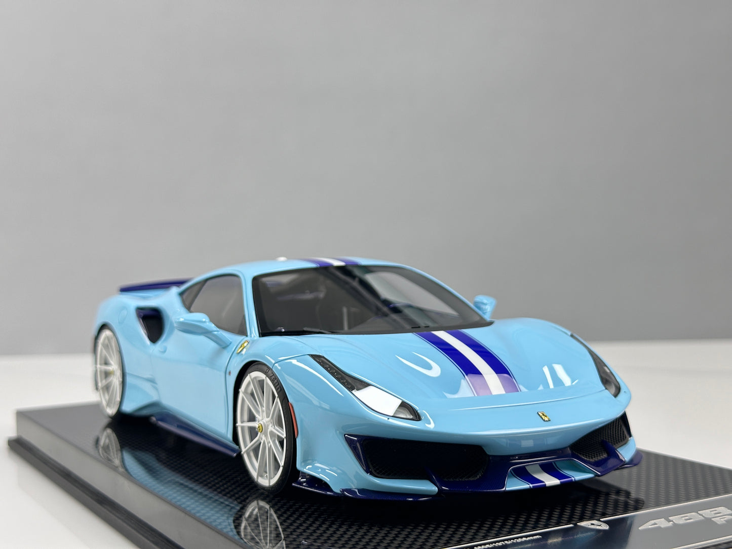 DM Pro 1/18 Ferrari 488pista Resin Fully Opening Baby Blue Simulation Model Car DGP001B