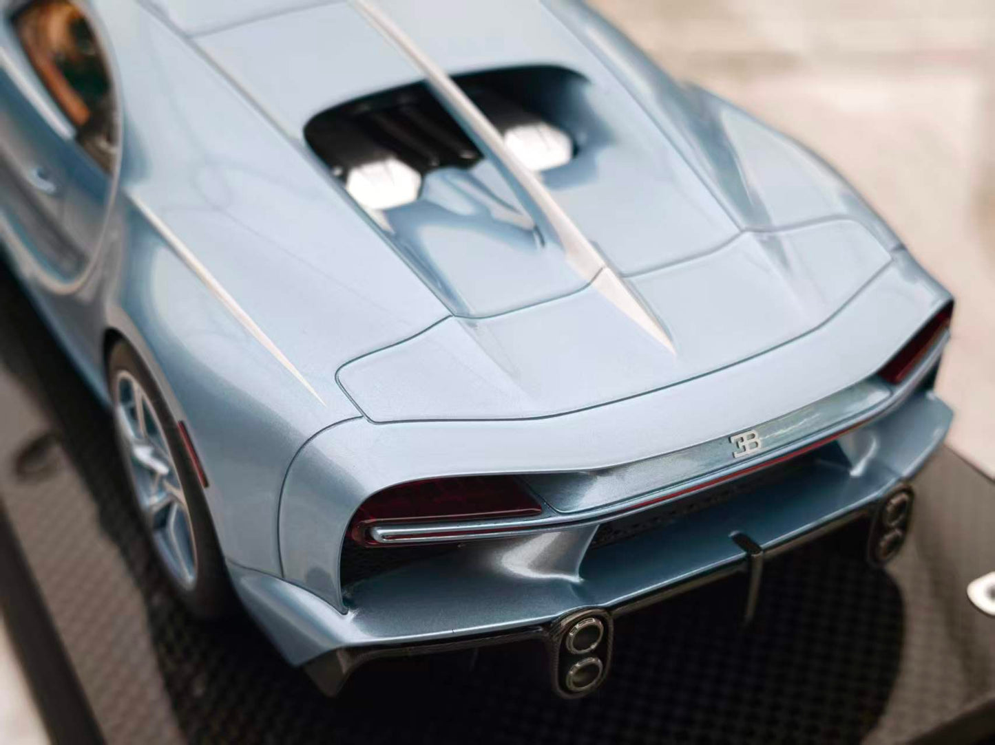 MR 1/18 Bugatti Chiron Super Sport Atlantic Blue BUG012E