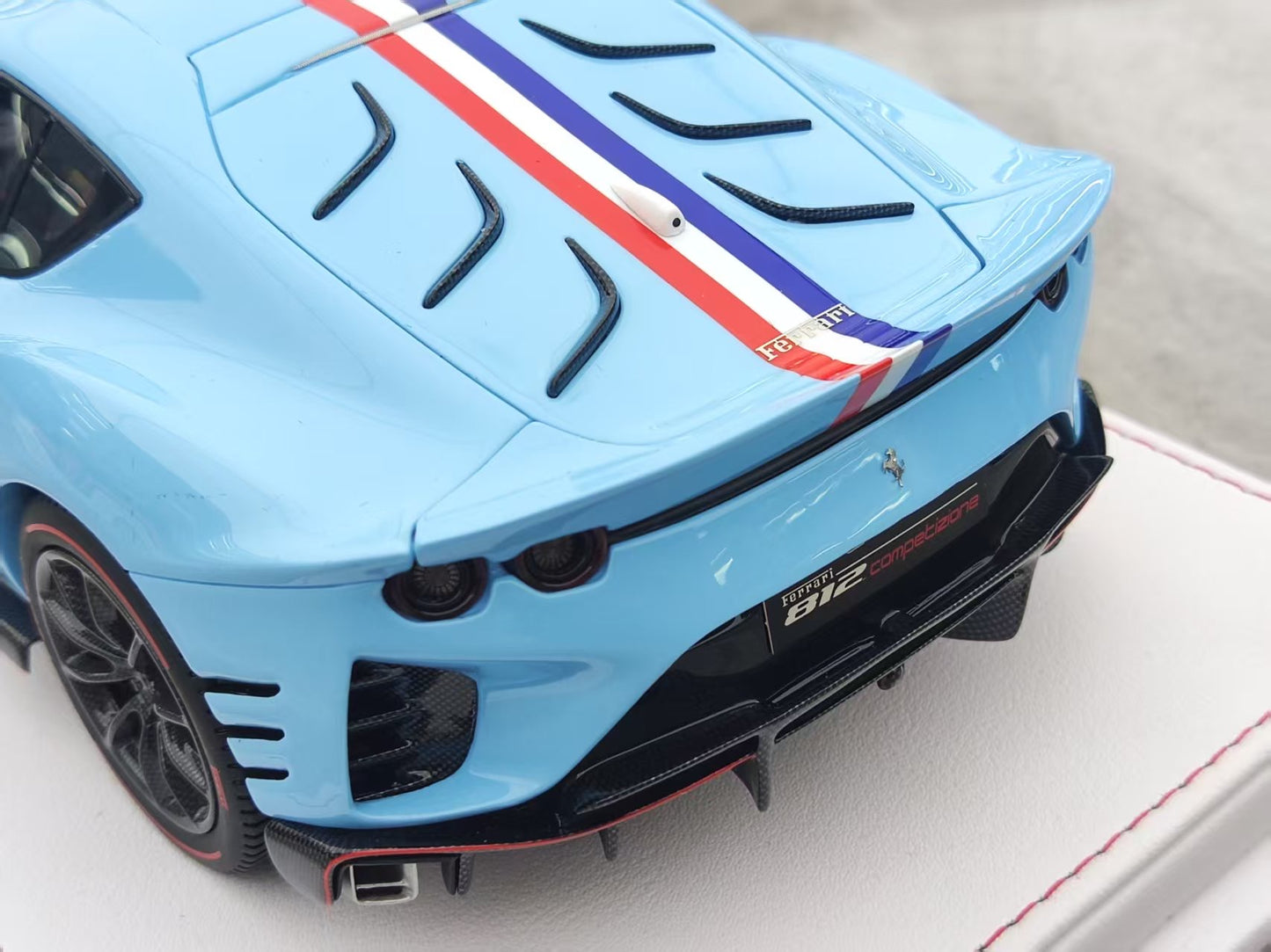GL 1/18 Ferrari 812 Competizione Resin Model JS-GL027