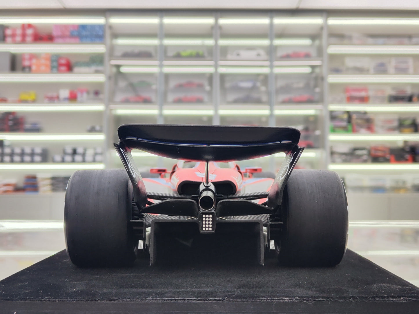 Looksmart 1/18 Ferrari SF-24 2024 Miami Grand Prix third place No. 16 Leclerc F1 model car ornaments LS18F1061
