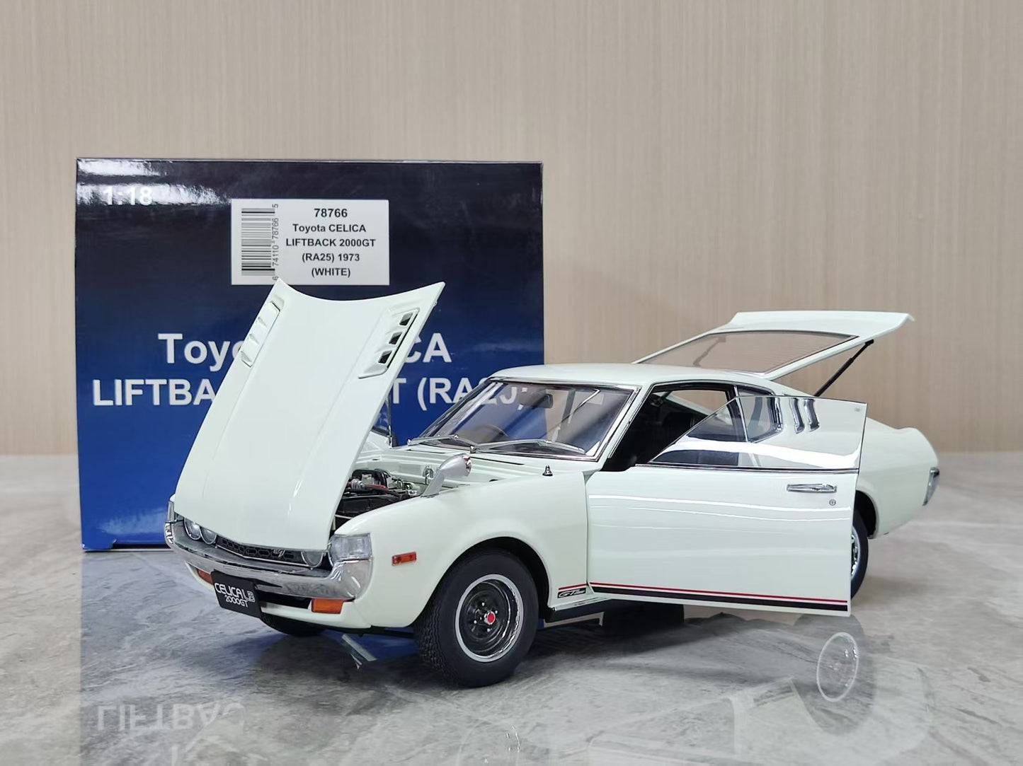 AUTOart 1:18 Toyota Celica 2000GT RA25 White 78766