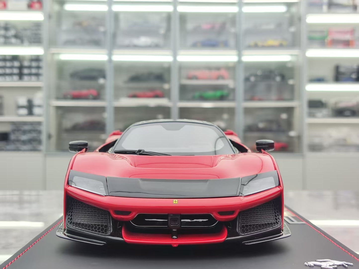 BBR 1/18 Ferrari F80 (New "King of the Road") - Leather Base, Standard Red/Silver Wheels (P18253A)