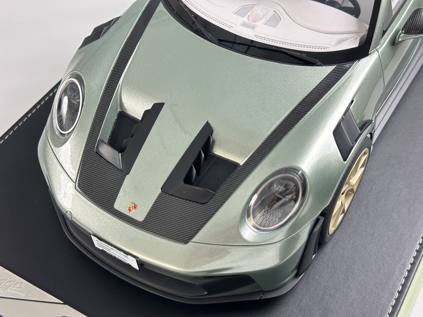 IVY 1/12 Porsche 992 GT3 RS City Bamboo Green and White Ribbon IVY244