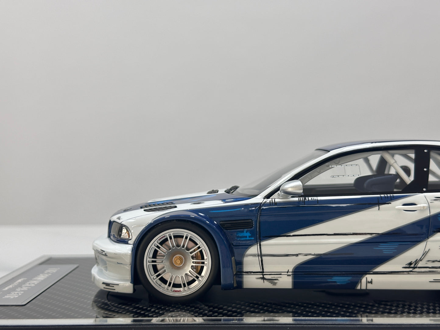 ZP 1/18 BMW M3 E46 GTR White/Blue ZP123