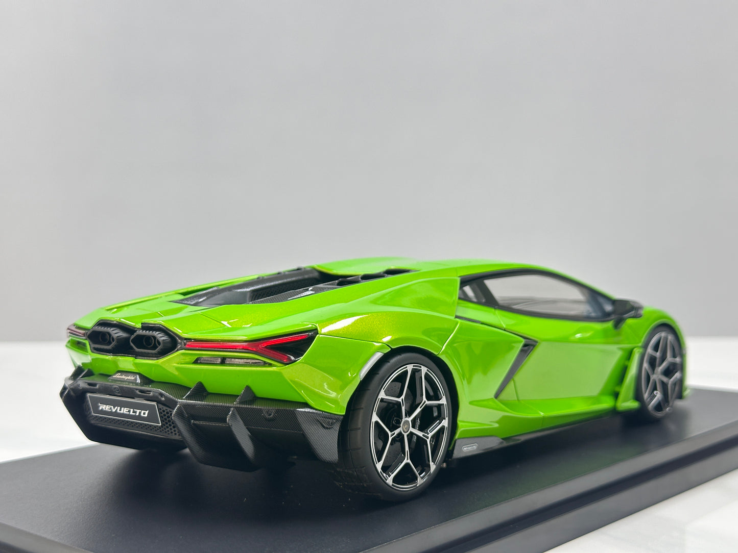 Topspeed 1/18 Lamborghini Revuelto Green TS0621