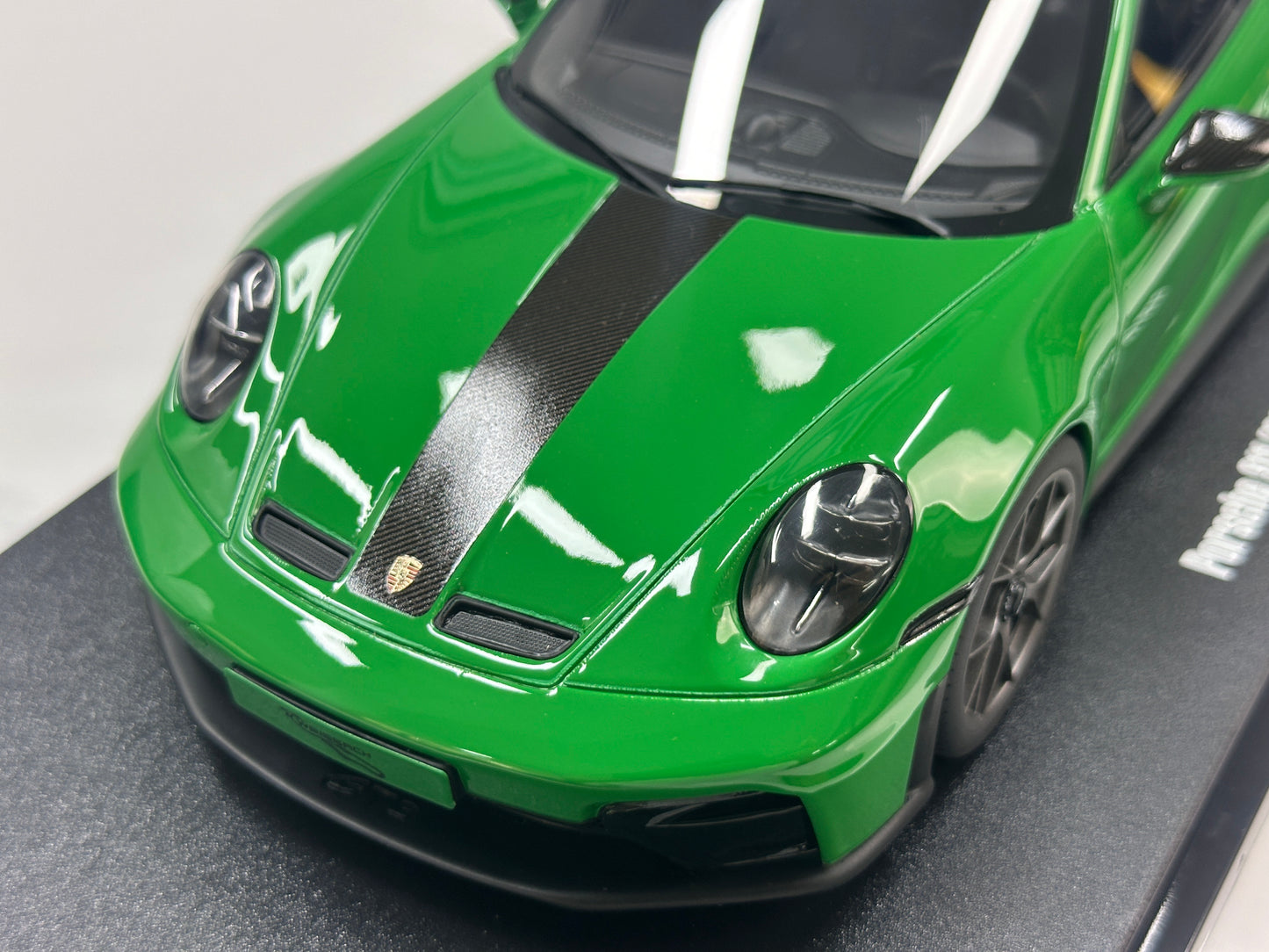 GT Spirit 1/18 Porsche 911 [992.2] GT3 WP Green GT576